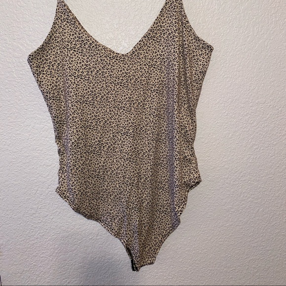 Gaze Bodysuit - Picture 2 of 3